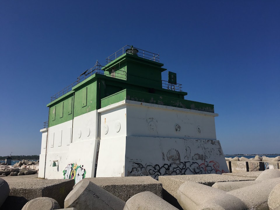 Alberoni lighthouse dam