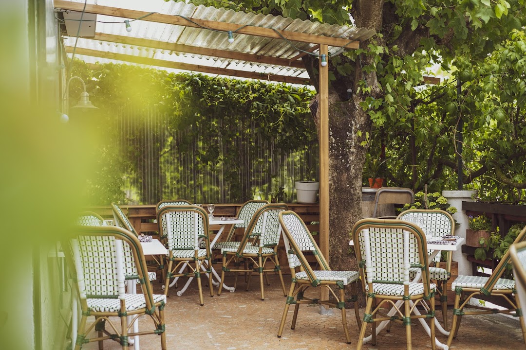 Bistro Sauvage