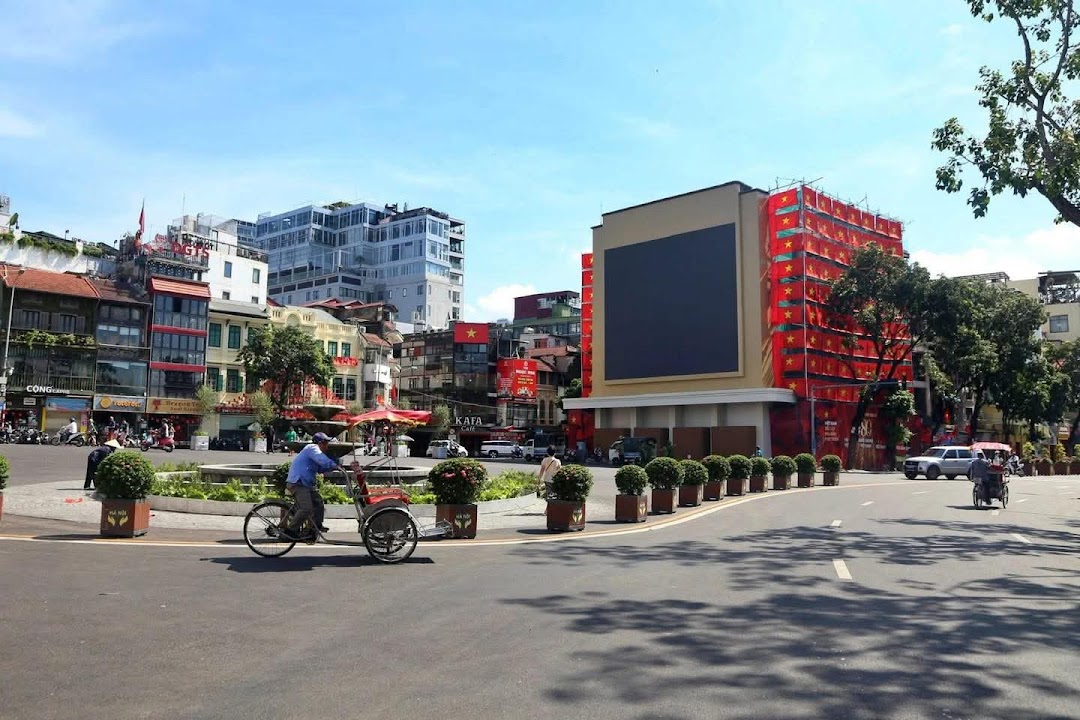 Quảng trường Đông Kinh - Nghĩa Thục