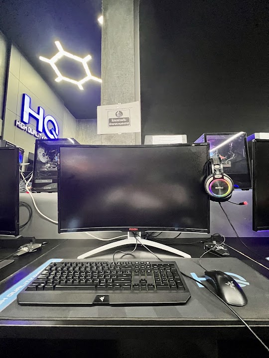 HQ cyber cafe