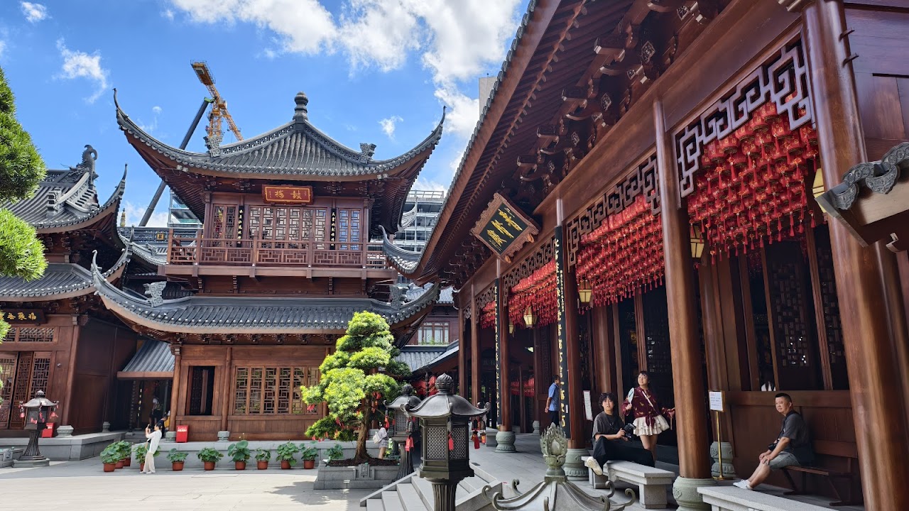 Jade Buddha Temple East Gate