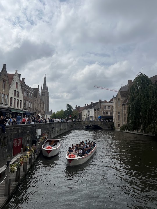 Dijver Bridge Canal Walk