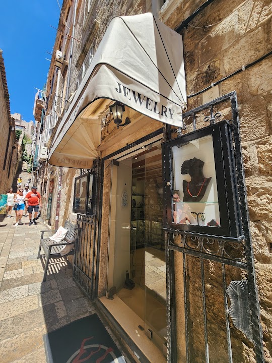 Dubrovnik Treasures Jewelry Store - Adriatic Coral, Pearls & Semi-precious Stones
