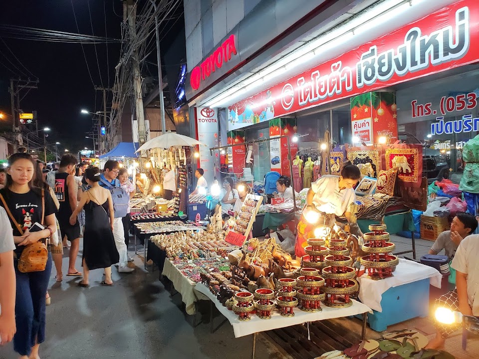 Tha Phae Walking Street
