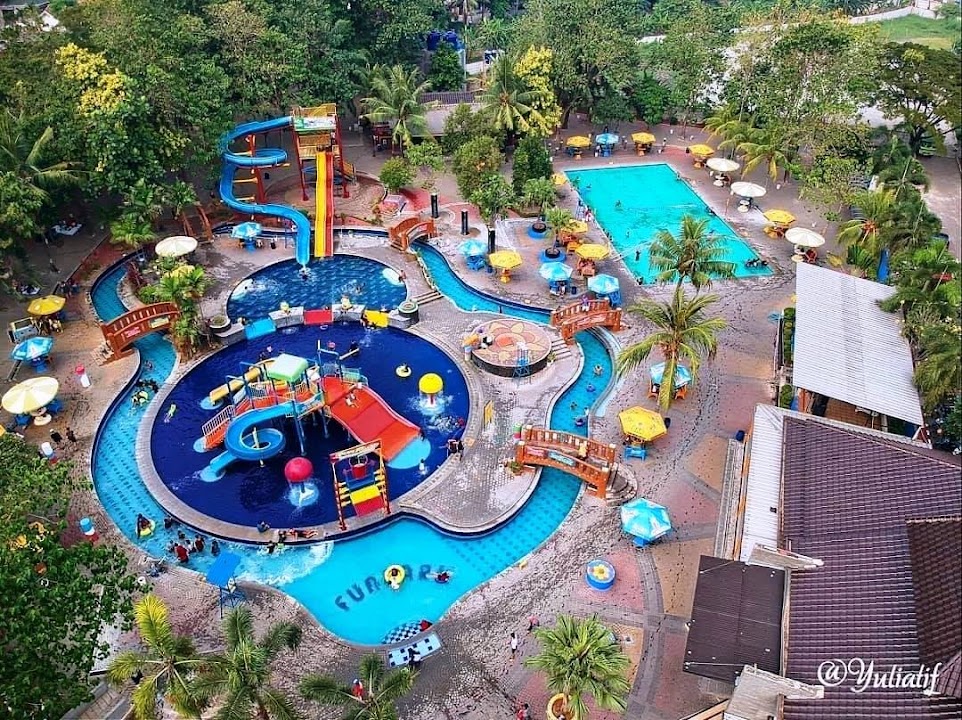 Fun Park Water Boom