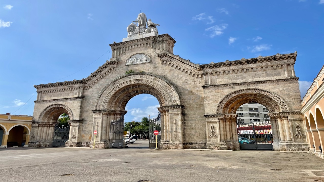 Cristóbal Colón Cemetery