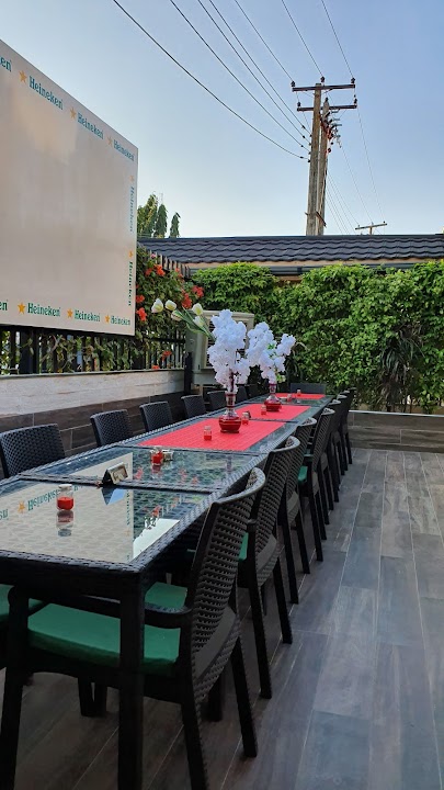 B.L. Restaurant, Bar and Cafe