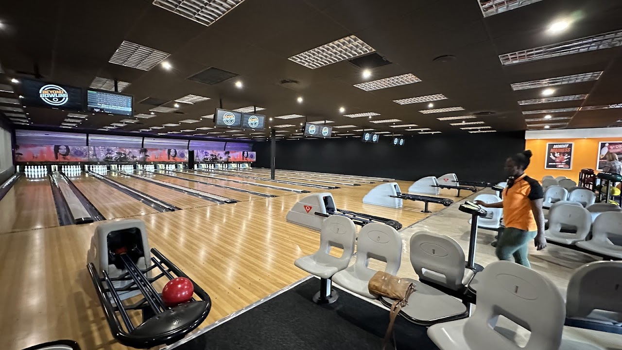 Beyond Bowling - Eco Boulevard