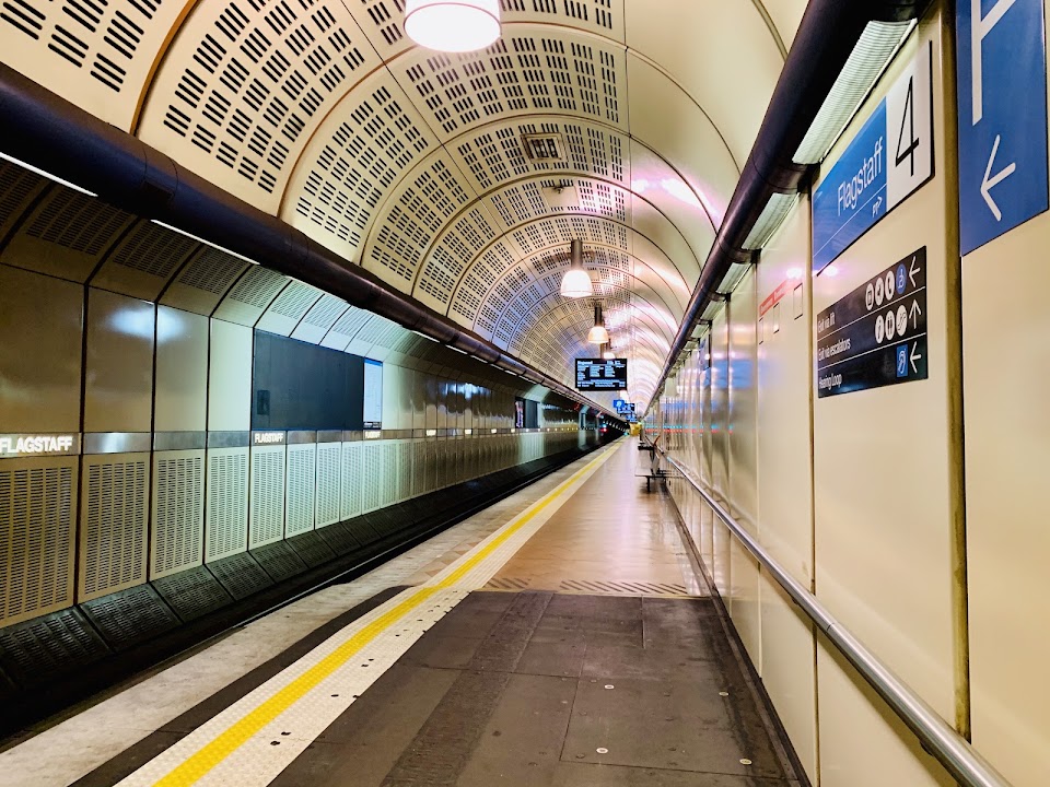 Flagstaff Railway Station/William St