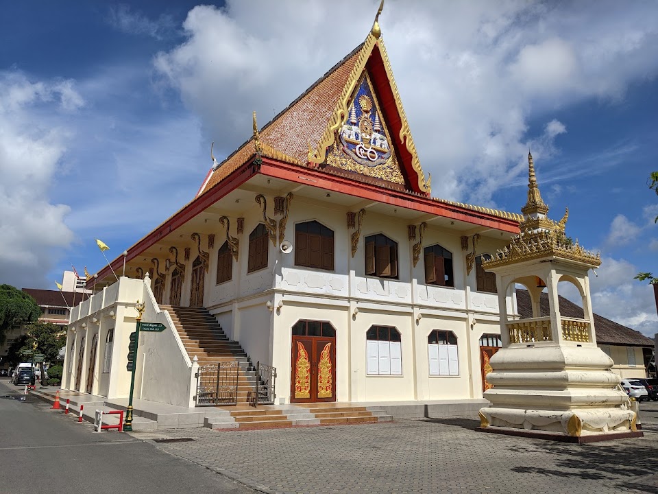 Wat Mongkolnimit Phra Aram Luang (Wat Klang)
