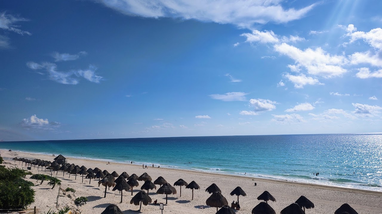 Playa Delfines