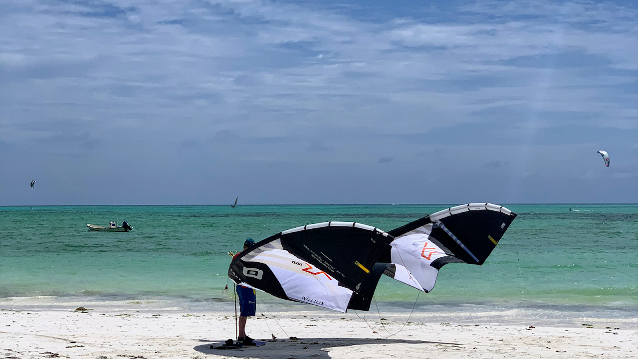 SALTY WAVE KITESURFING SCHOOL